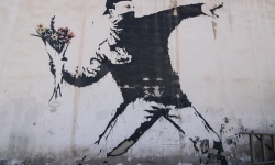  Bilinmeyenin Gücü: Banksy Üzerine