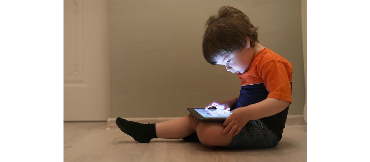 iPad Kids: Ekran Düşmanınız mı, Yoksa Siz mi Abartıyorsunuz?