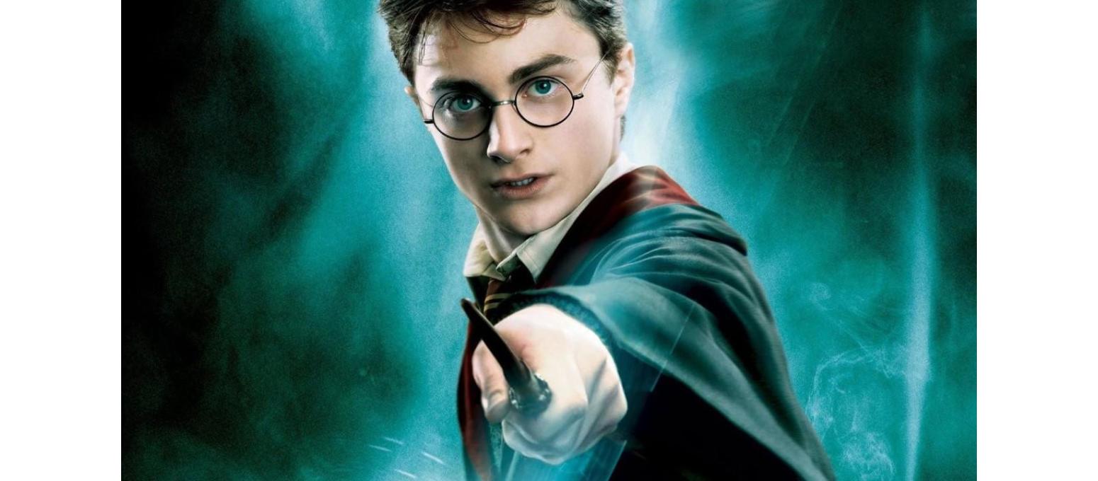 Edebiyatın Gizemli Dünyasında Bir Yolculuk: Harry Potter serisinin analizi