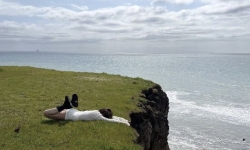 Tek Başına Ama Eksik Değil