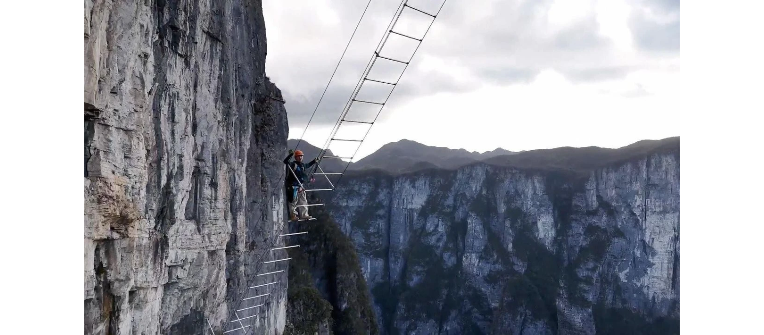 Zhangjiajie Gökyüzü Kapısı ve 999 Basamaklı Merdiven