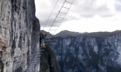 Zhangjiajie Gökyüzü Kapısı ve 999 Basamaklı Merdiven