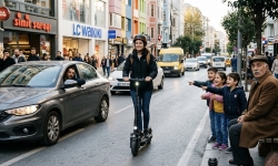 Elektrikli Scooter Kullanırken İnsanların Tepkileri