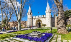  İHTİŞAM DOLU YAPI: TOPKAPI SARAYI