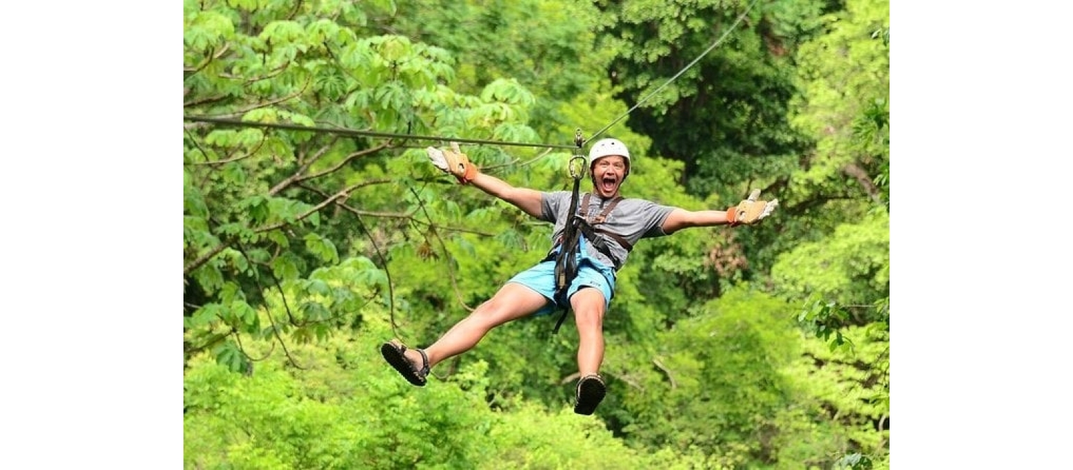 Gökyüzünde Süzülün: Ziplining ile Doğanın Kalbinde Adrenalin Dolu Bir Macera