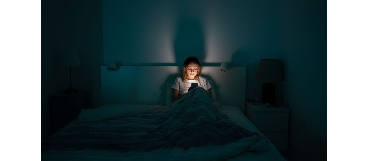 Gece Geç Yatmak Genetik mi? Uykusuzluğun Sırrı DNA’nızda mı Gizli?
